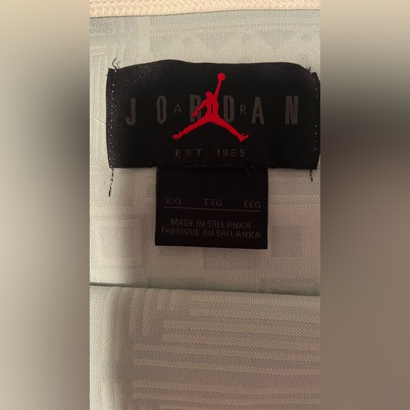 🌸HOST PICK🌸JORDAN X BEPHIE'S BEAUTY SUPPLY TANK WITH DETACHABLE SLEEVES - Picture 10 of 10